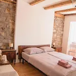 Oltre L'arco Gæstehus 3*